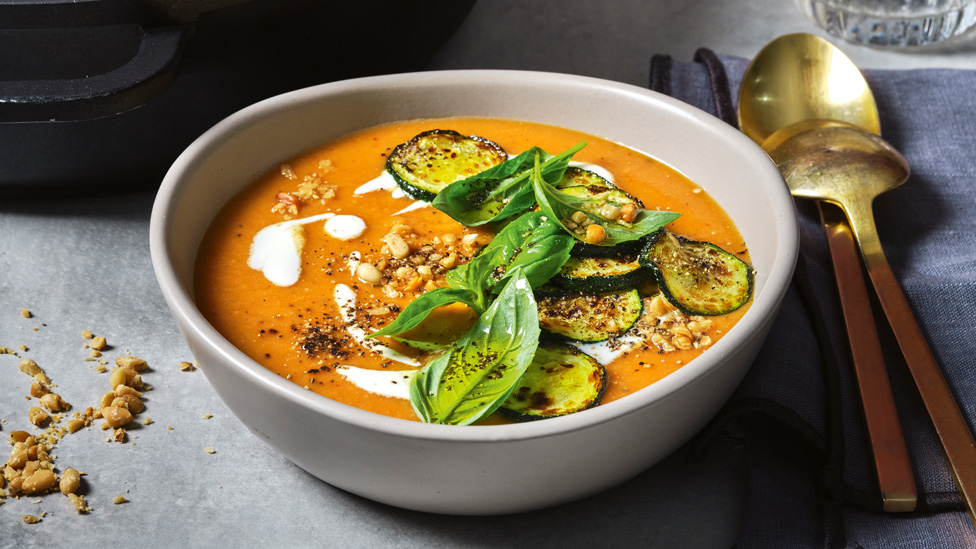 Roasted tomato and bean soup