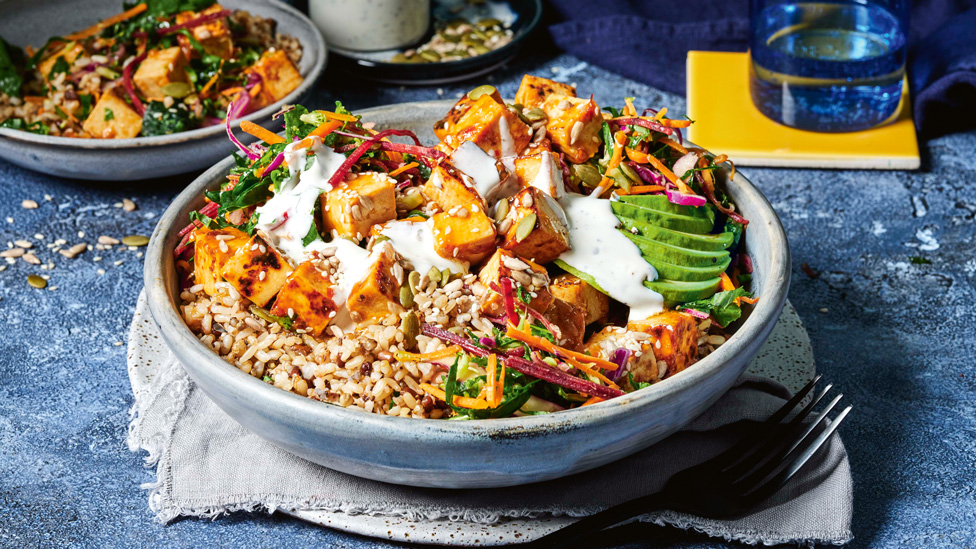 Sticky chilli tofu poké bowl