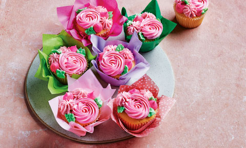 Mini rose cupcakes