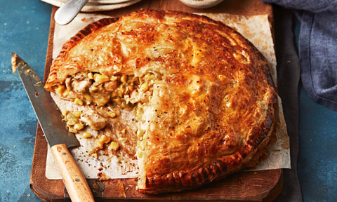 Paprika chicken and corn pie