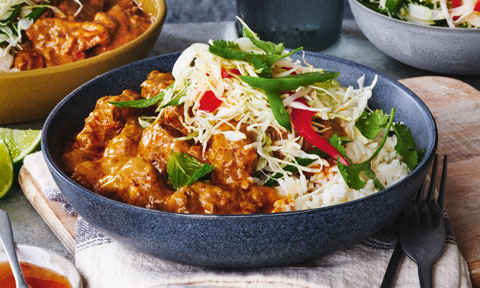 Satay beef with cabbage salad 