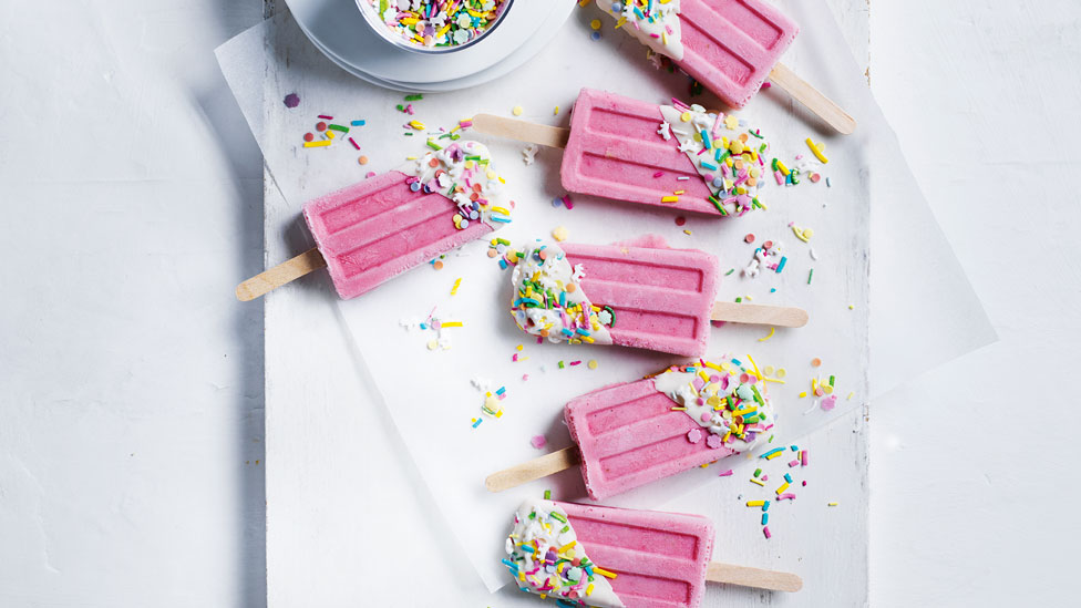 Six strawberry funfetti pops