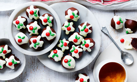 Small plum pudding truffles decorated to look like christmas reindeer
