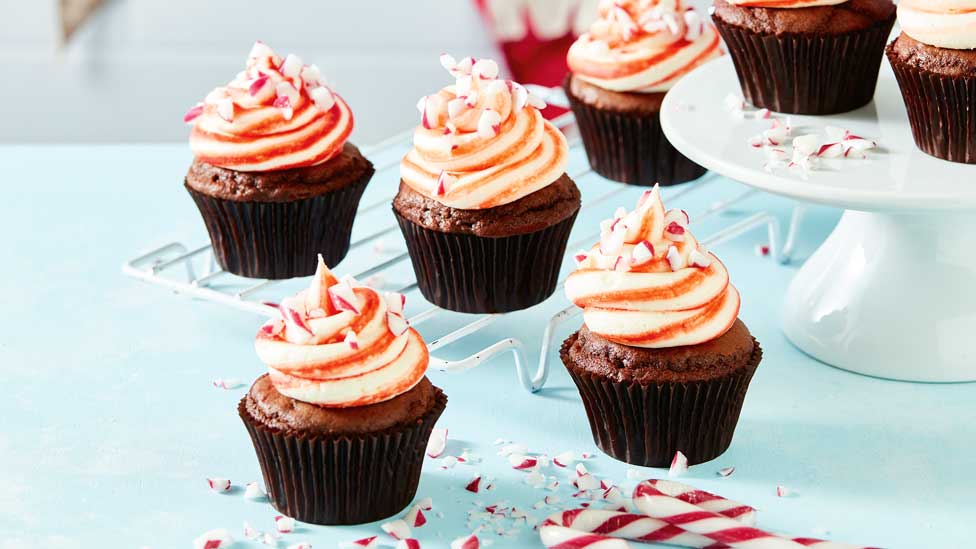 Candy cane swirl cupcakes