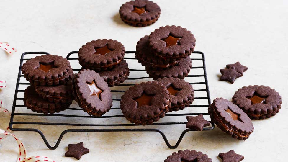 Choc-caramel sandwich cookies