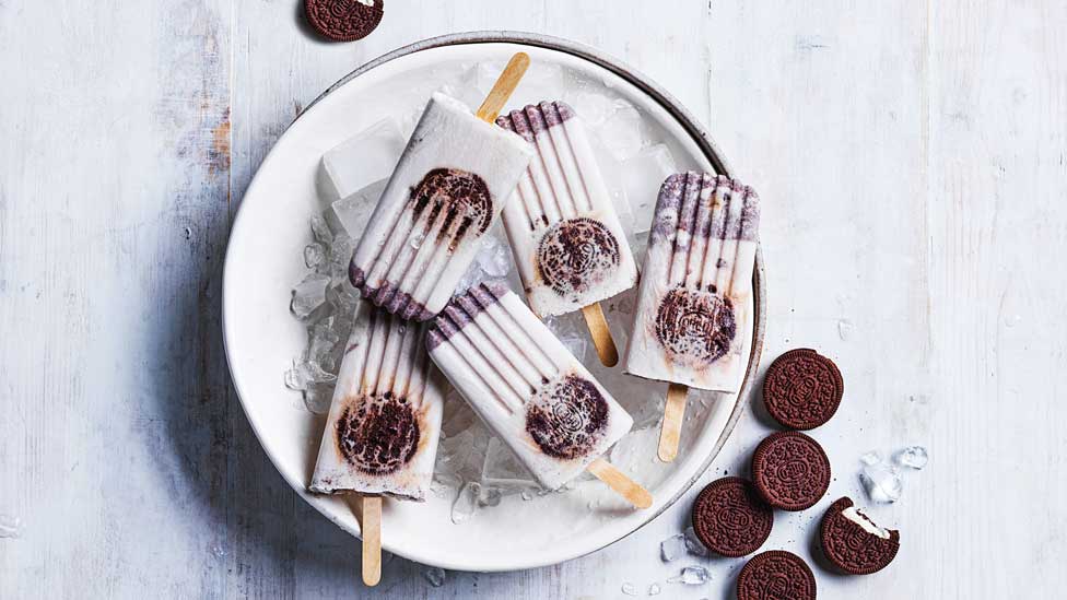 Vegan cookies and cream iceblocks