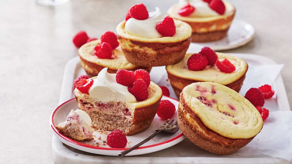 Mini raspberry cheesecakes