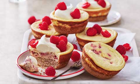 Mini raspberry cheesecakes