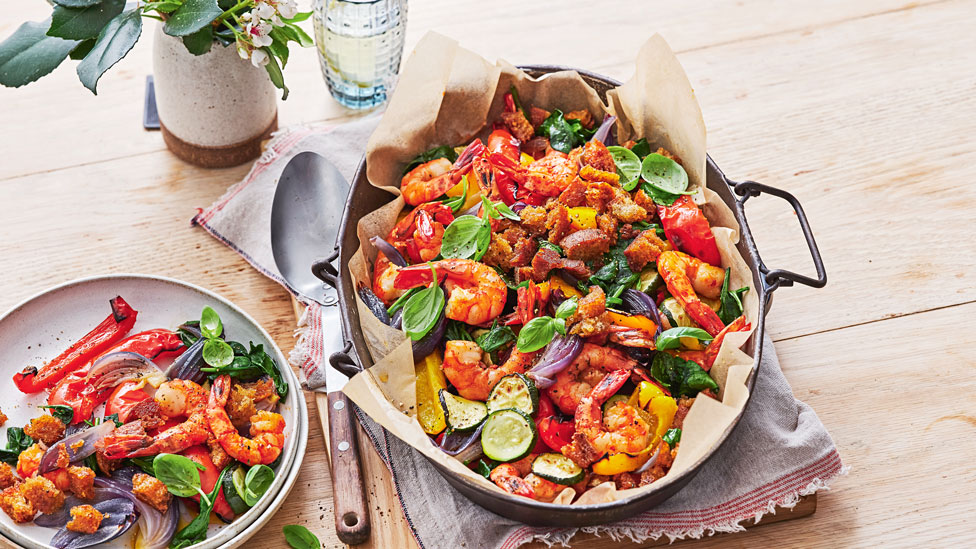 Paprika prawns and vegetable bake 