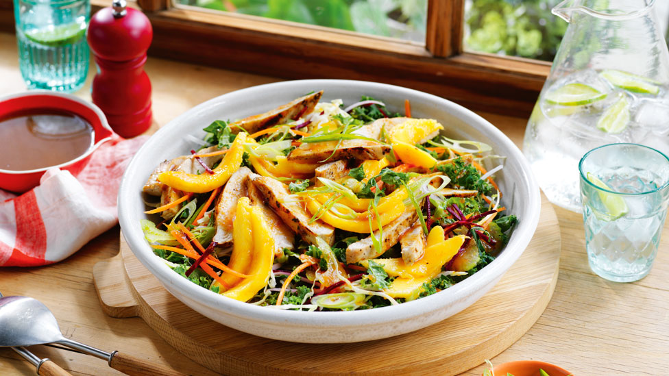 Grilled chicken and mango salad