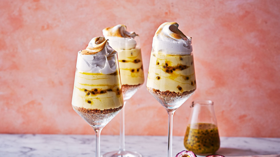 No-bake passionfruit cheesecake with meringue 