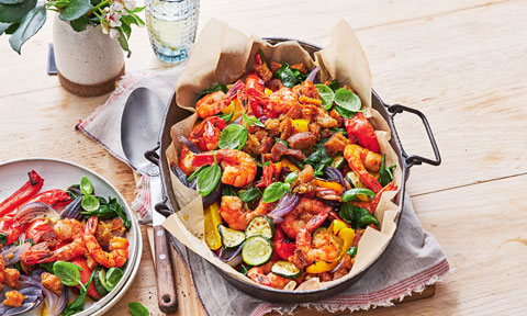 Paprika prawns and vegetable bake 