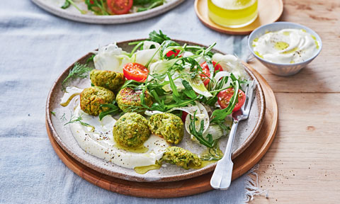Pea and zucchini falafels with fennel salad 