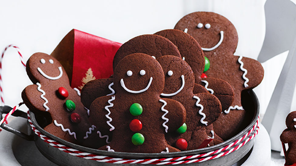 Six chocolate gingerbread biscuits
