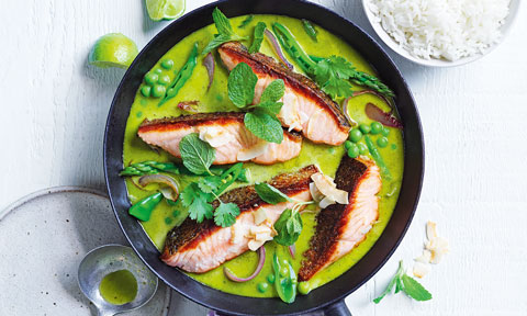 Salmon and snow pea green curry