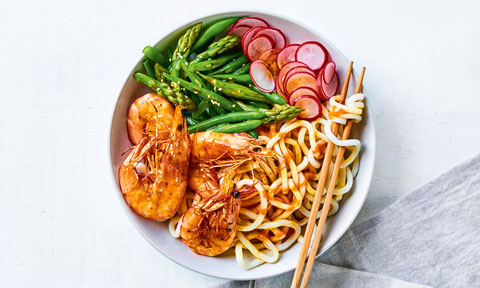 BBQ prawn noodle bowl with greens and beans