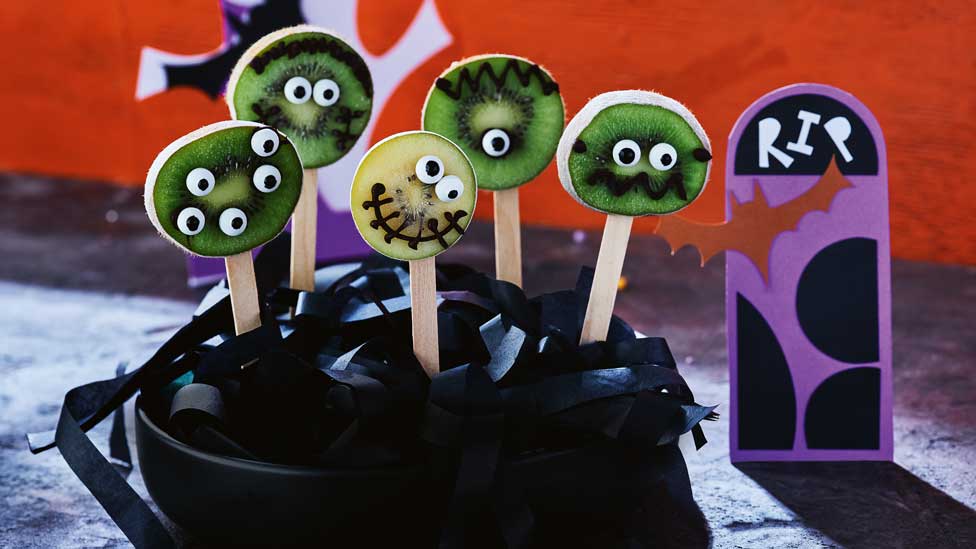 Kiwifruit zombie pops