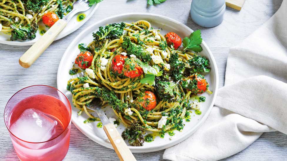 Spaghetti with kale and parsley pesto