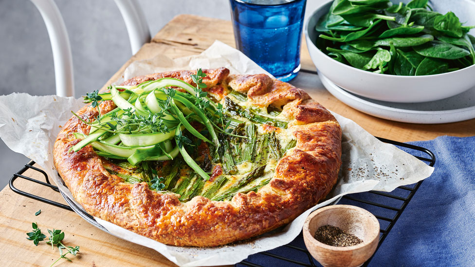 Asparagus and ricotta galette