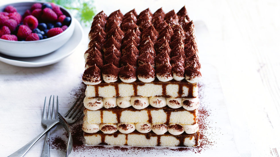 Tiramisu cake squares