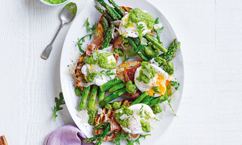 Asparagus wrapped in prosciutto with poached eggs