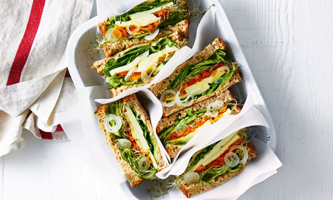 Green goddess hummus sandwiches