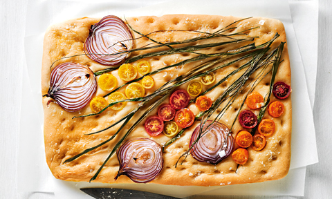 Focaccia with spring onions, tomato and chives