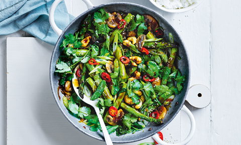 Stir fry dish with onion and coriander
