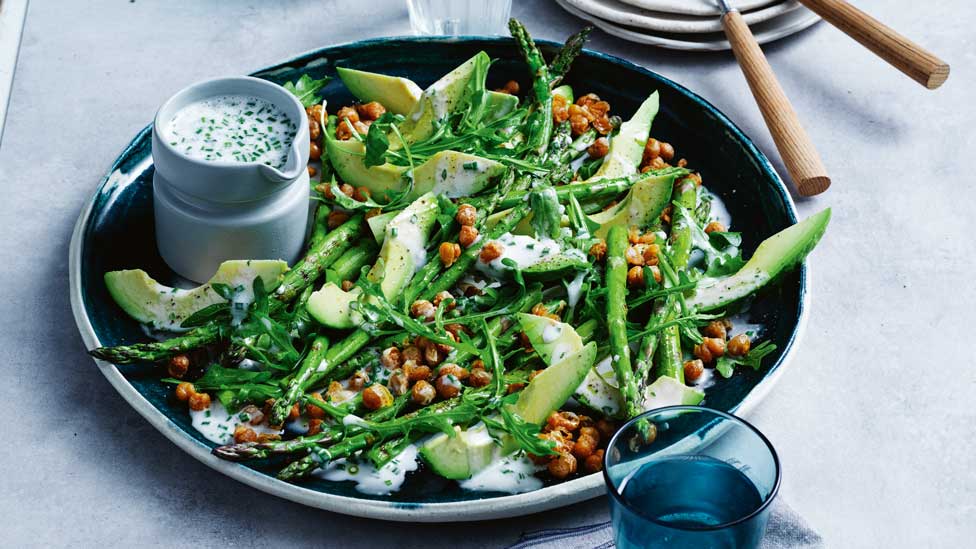 Grilled asparagus salad with fried chickpeas