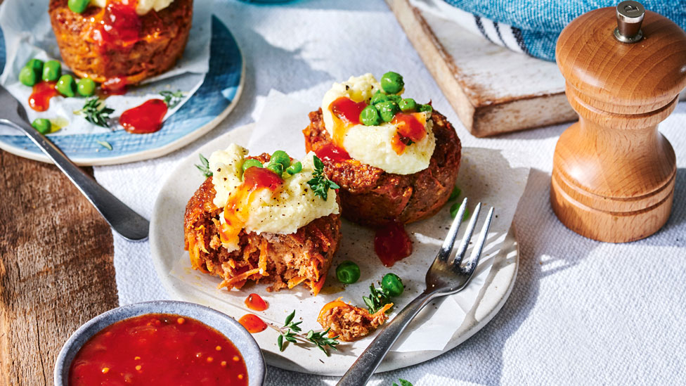 Mini beef and vegetable meatloaves