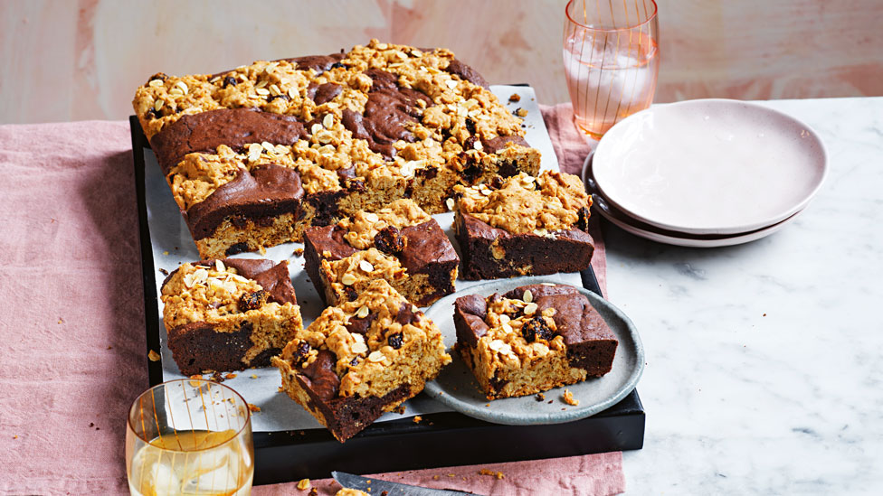Oatmeal and raisin cookie brownie bars