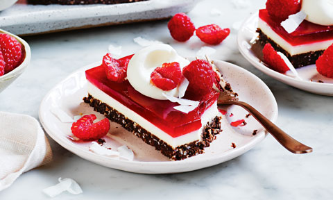 Coles deals cake tin