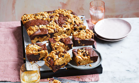 Oatmeal and raisin cookie brownie bars