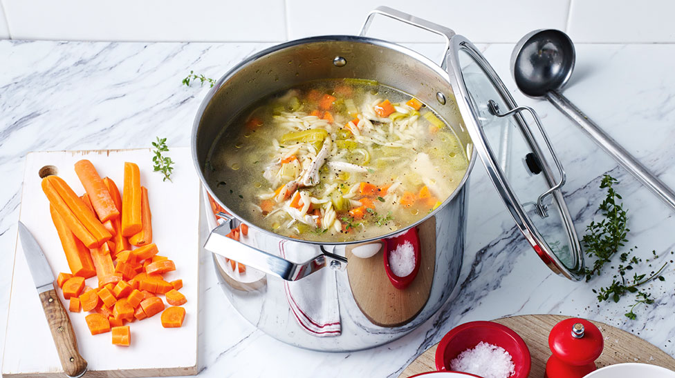 24cm stockpot with lid