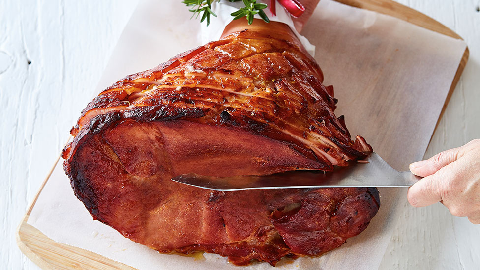 Carving ham