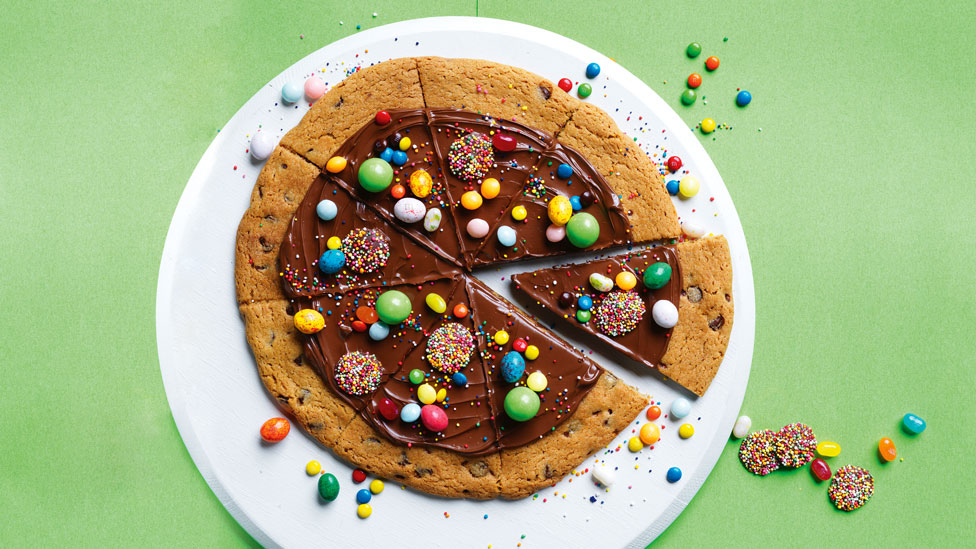 Chocolate cookie pizza