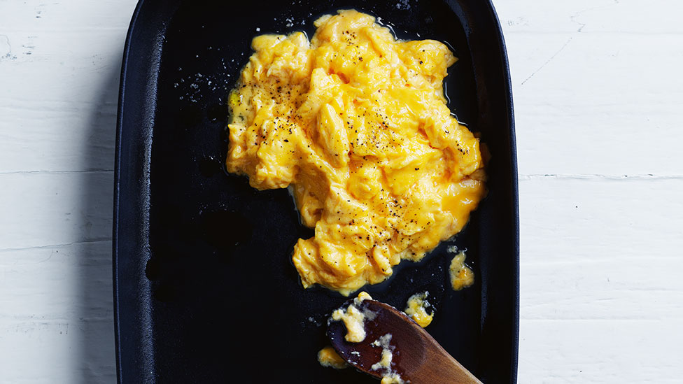 Scrambled eggs in pan