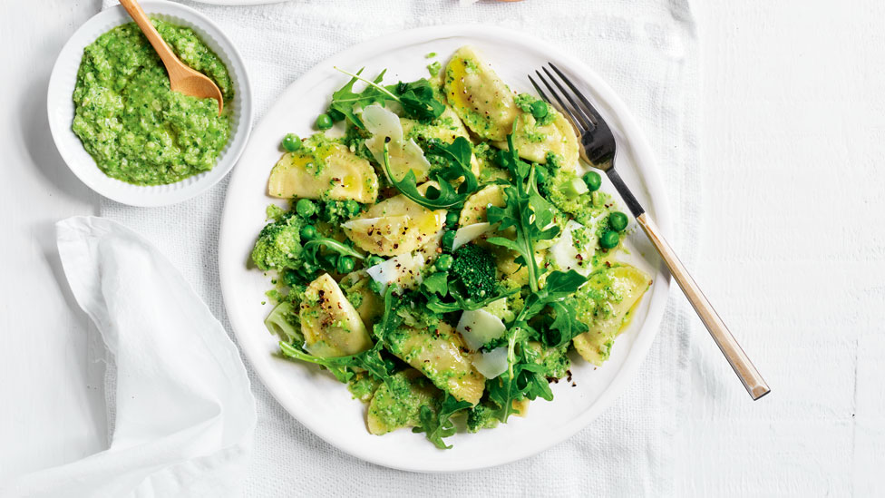 Spinach and broccoli pesto pasta