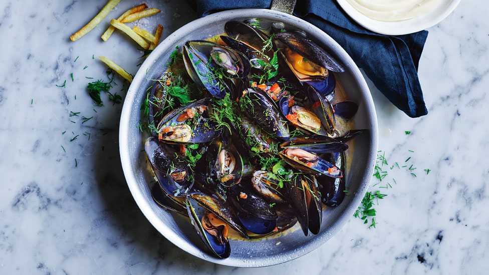 Mussels and chips